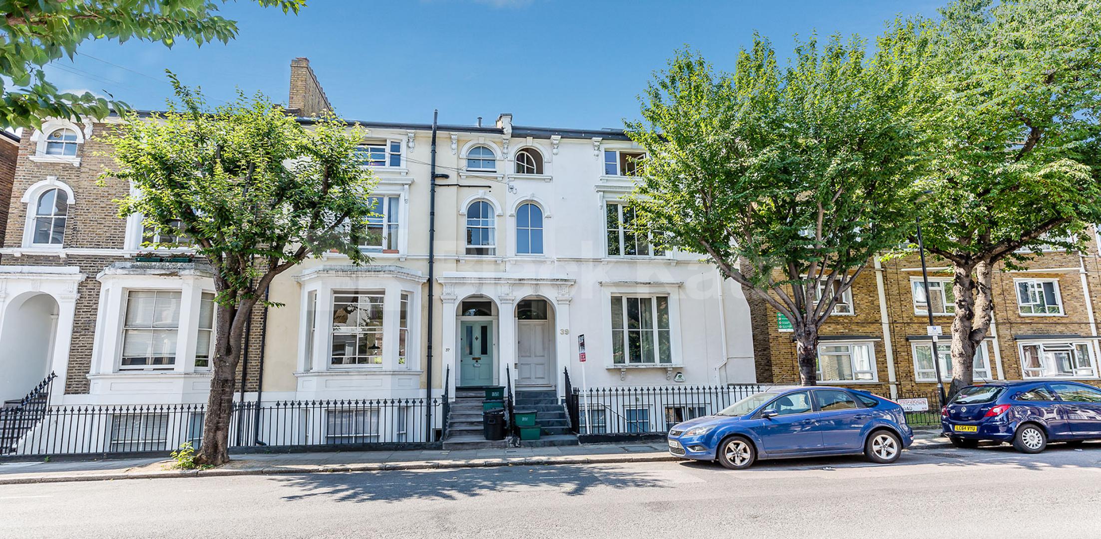 Abundant and natural light 4 Bedroom, Furnished Flat in Kingsdown Road N19